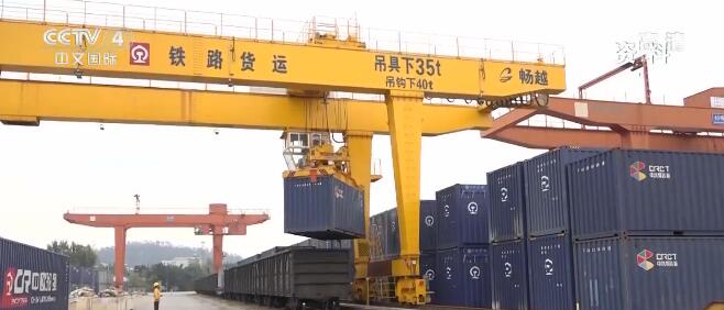 <span style='font-weight:bold;'>全國鐵路貨物發(fā)送量兩年來增量5億噸</span>